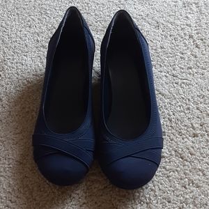 East 5th Flex Foam Navy Blue Wedges Size 7